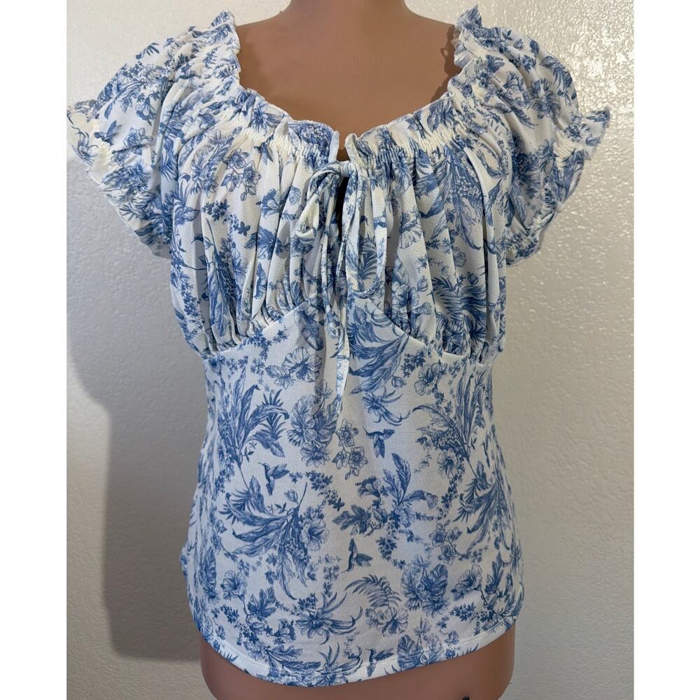 Women Planet Gold Off The Shoulder Blue and White Flower Top Size XL Never Worn